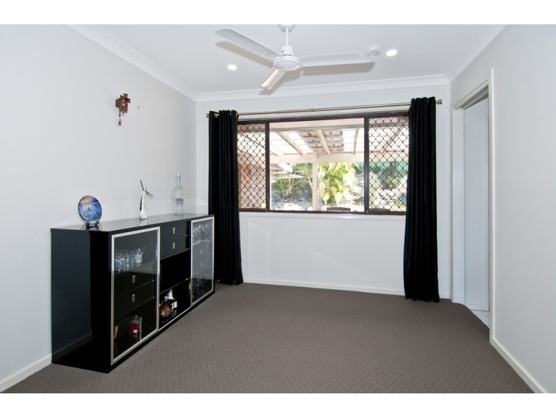 3 Duesbury Crescent, Edens Landing QLD 4207