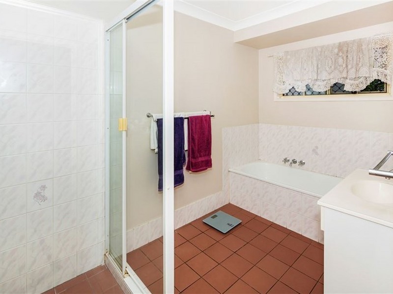 65 Kummara Road, Edens Landing QLD 4207