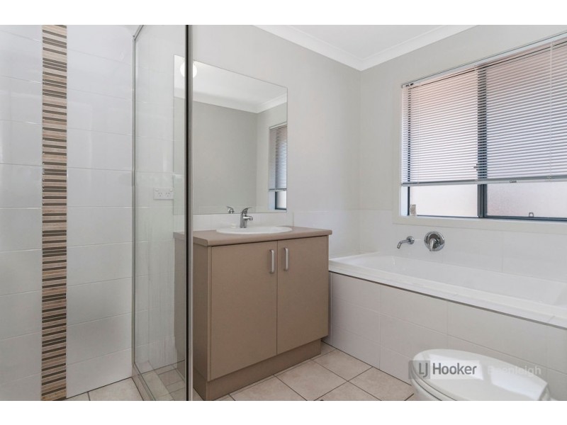 42 Summit Parade, Bahrs Scrub QLD 4207