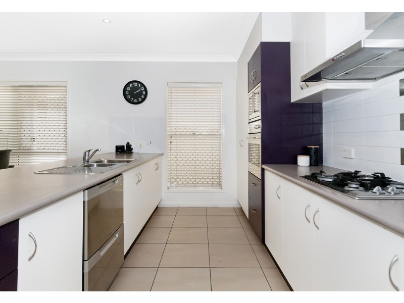4 Mossman Pde, Waterford QLD 4133