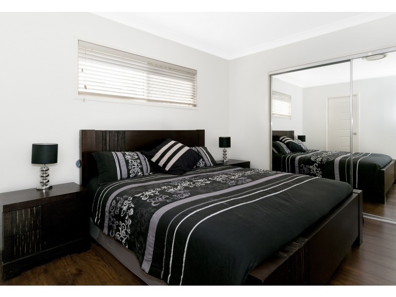 4 Mossman Pde, Waterford QLD 4133