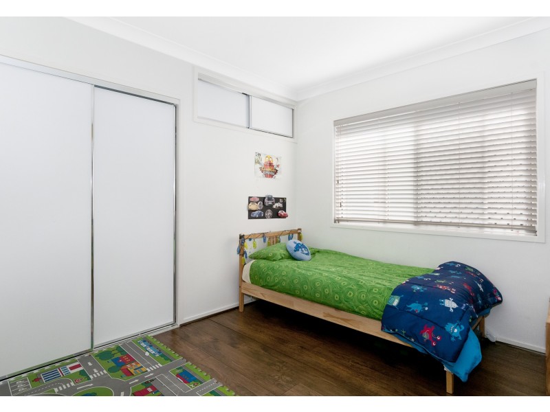 4 Mossman Pde, Waterford QLD 4133