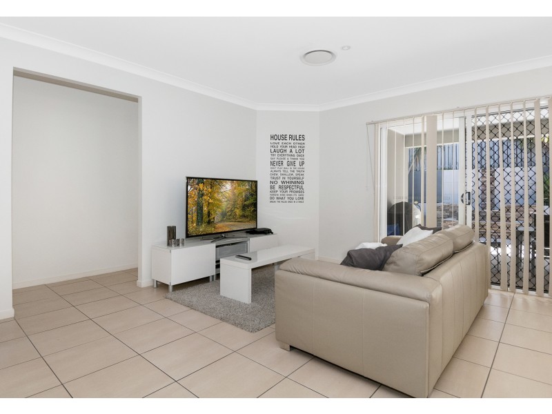 4 Mossman Pde, Waterford QLD 4133
