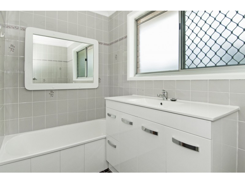 4 Malin Court, Eagleby QLD 4207