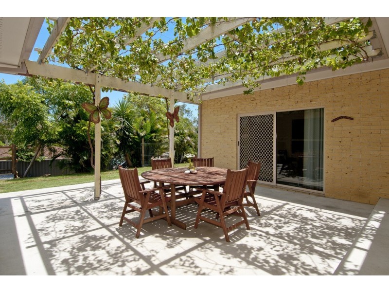 1 Chatfield Street, Edens Landing QLD 4207