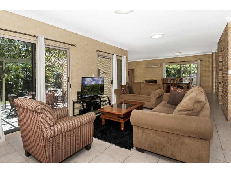 1 Chatfield Street, Edens Landing QLD 4207