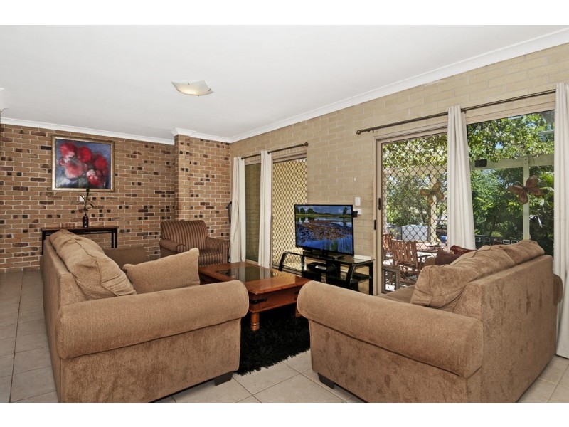 1 Chatfield Street, Edens Landing QLD 4207