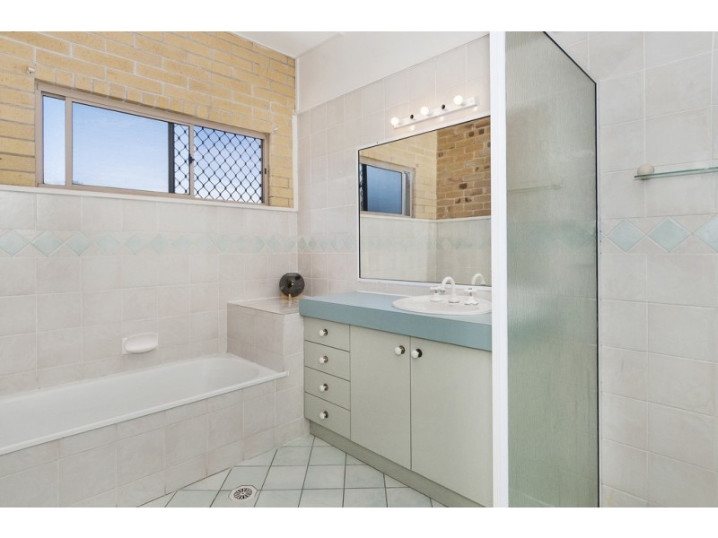 1 Chatfield Street, Edens Landing QLD 4207