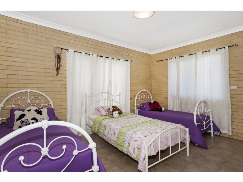 1 Chatfield Street, Edens Landing QLD 4207