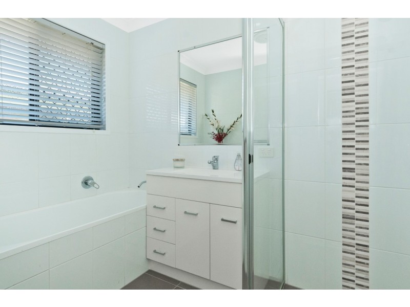 37 Ravensbourne Circuit, Waterford QLD 4133