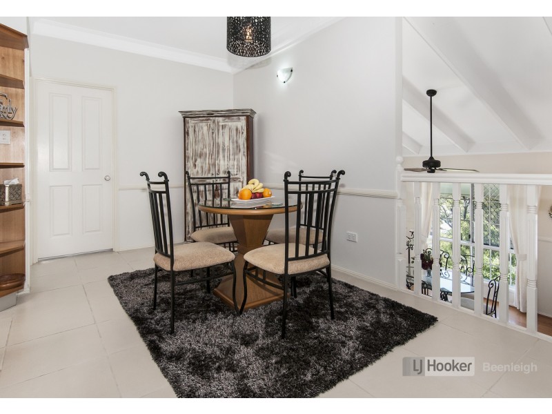 1 Valerie Close, Edens Landing QLD 4207