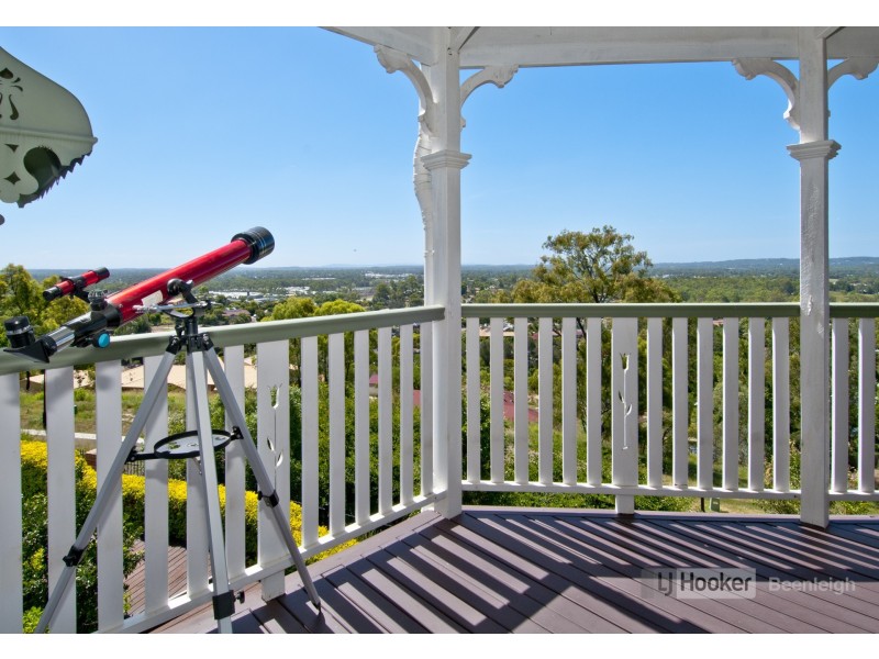 1 Valerie Close, Edens Landing QLD 4207