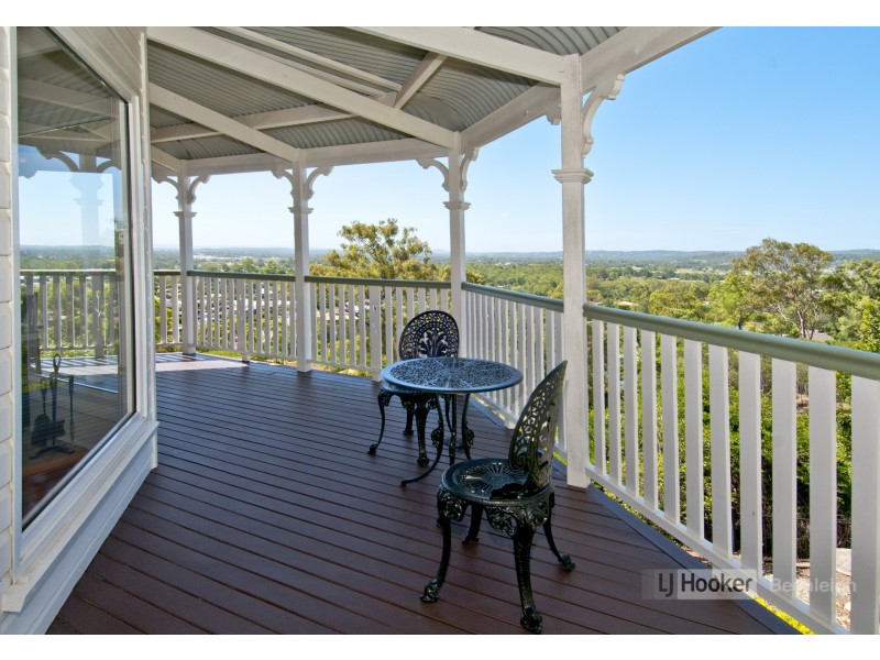 1 Valerie Close, Edens Landing QLD 4207