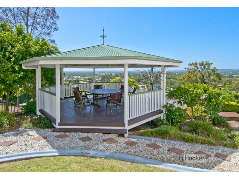1 Valerie Close, Edens Landing QLD 4207