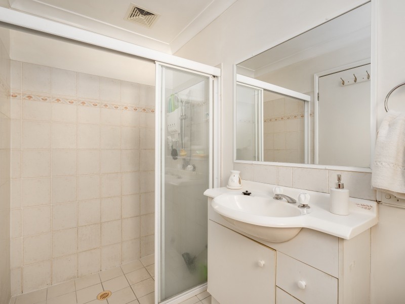 82 Allenby Crescent, Windaroo QLD 4207