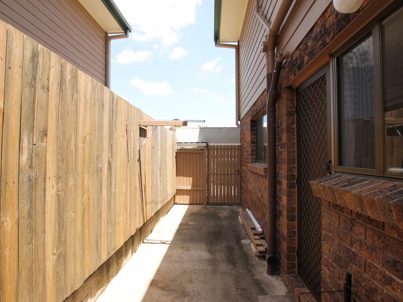 10/2 Bishop Street, Eagleby QLD 4207
