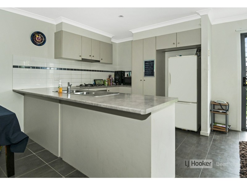 21B Oakvale Avenue, Holmview QLD 4207