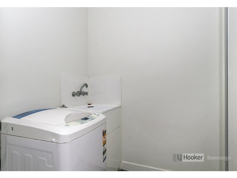 21B Oakvale Avenue, Holmview QLD 4207