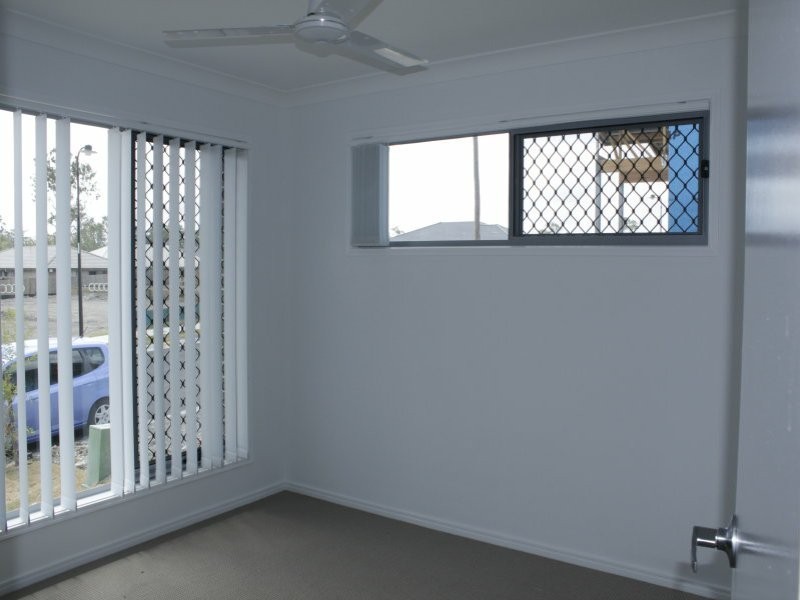 20 Ravensbourne Cct, Waterford QLD 4133