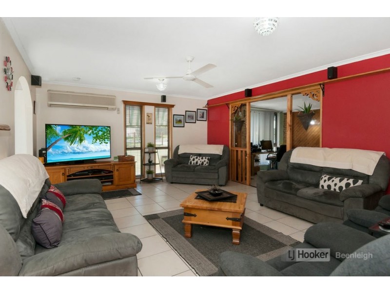 8 Emerald Street, Marsden QLD 4132