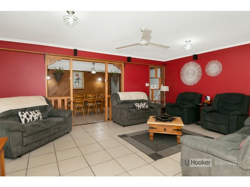 8 Emerald Street, Marsden QLD 4132