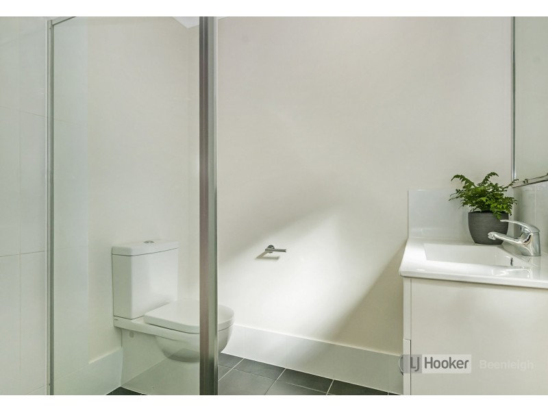 8A Clarendon Avenue, Bethania QLD 4205