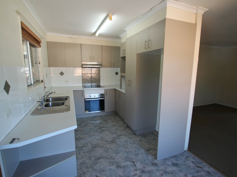 8 Maroochy Crescent, Beenleigh QLD 4207