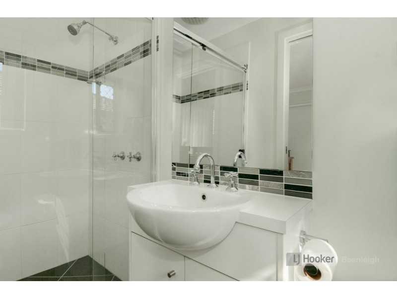 21A Oakvale Avenue, Holmview QLD 4207