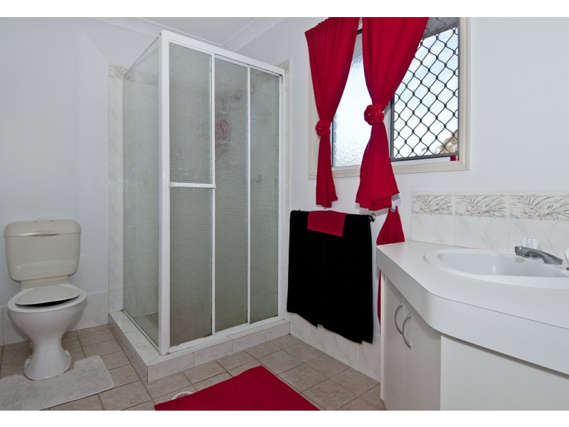 11 Kummara Road, Edens Landing QLD 4207