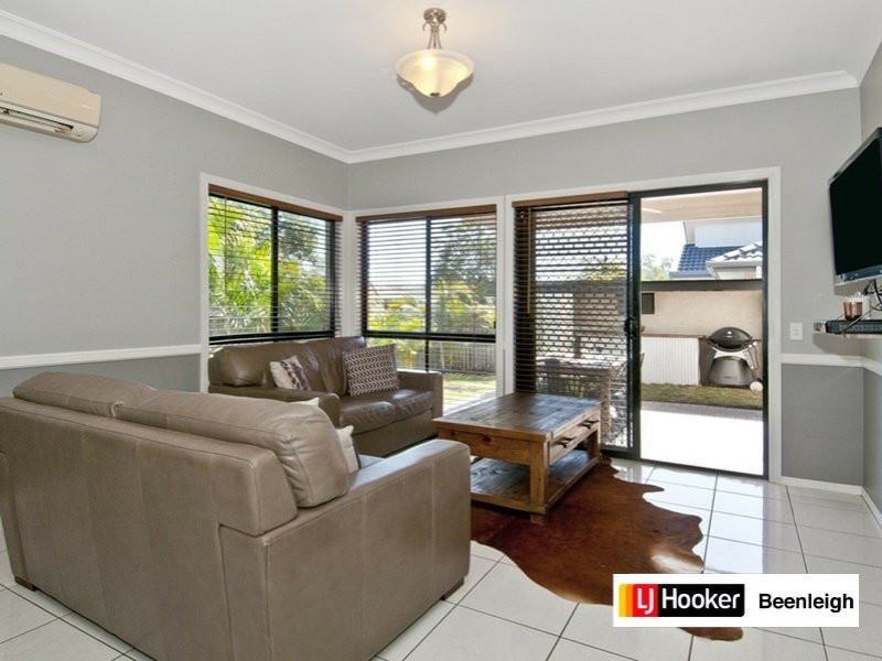 2 Kenilworth Crescent, Waterford QLD 4133