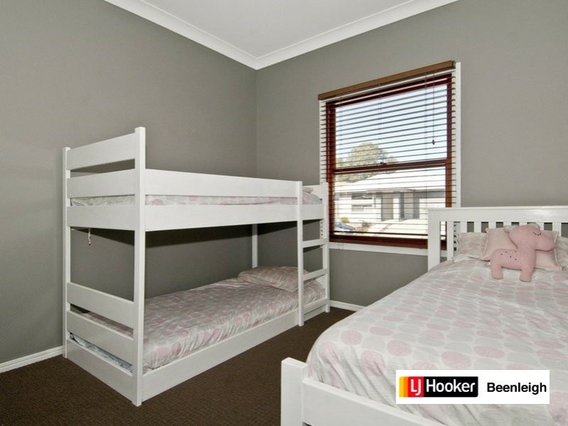 2 Kenilworth Crescent, Waterford QLD 4133