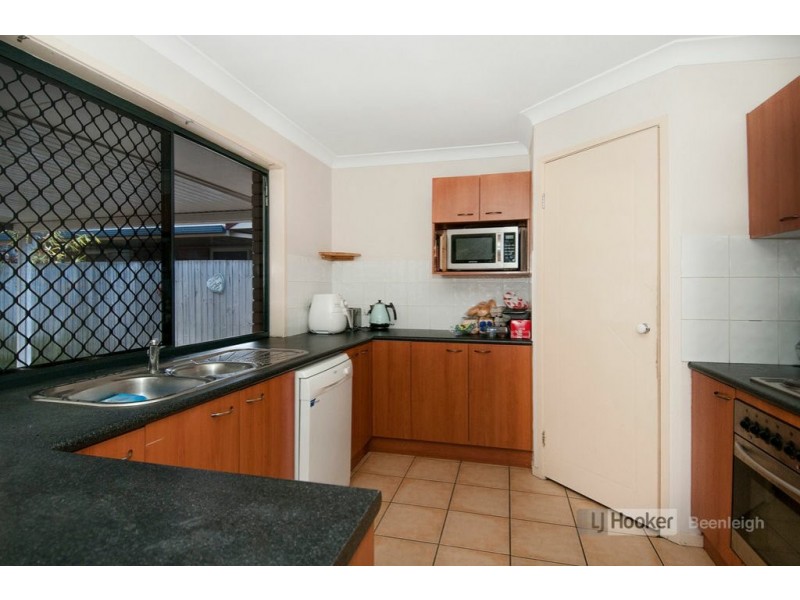 12 Mountain View Crescent, Mount Warren Park QLD 4207