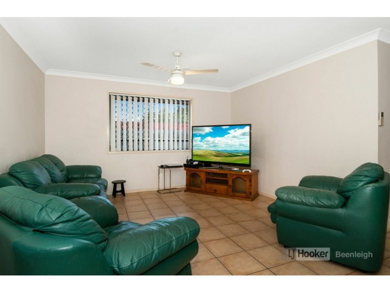 12 Mountain View Crescent, Mount Warren Park QLD 4207