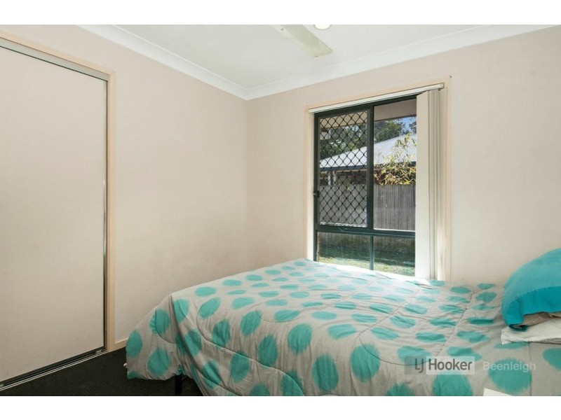 12 Mountain View Crescent, Mount Warren Park QLD 4207