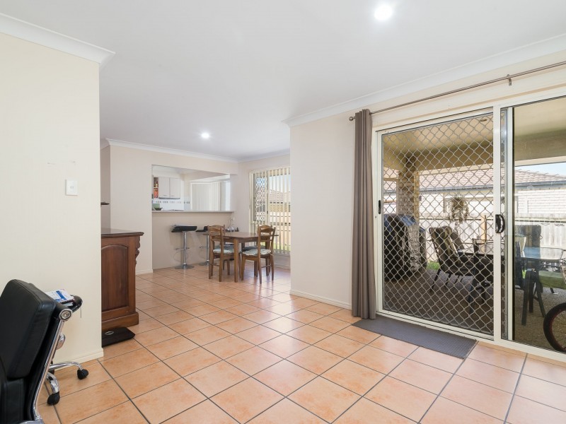 14 Mountain View Crescent, Mount Warren Park QLD 4207