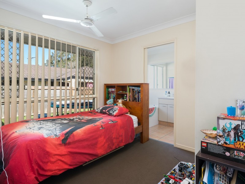 14 Mountain View Crescent, Mount Warren Park QLD 4207