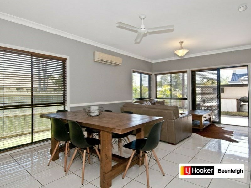 2 Kenilworth Crescent, Waterford QLD 4133