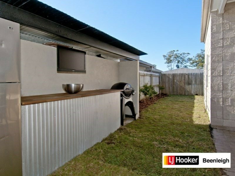 2 Kenilworth Crescent, Waterford QLD 4133