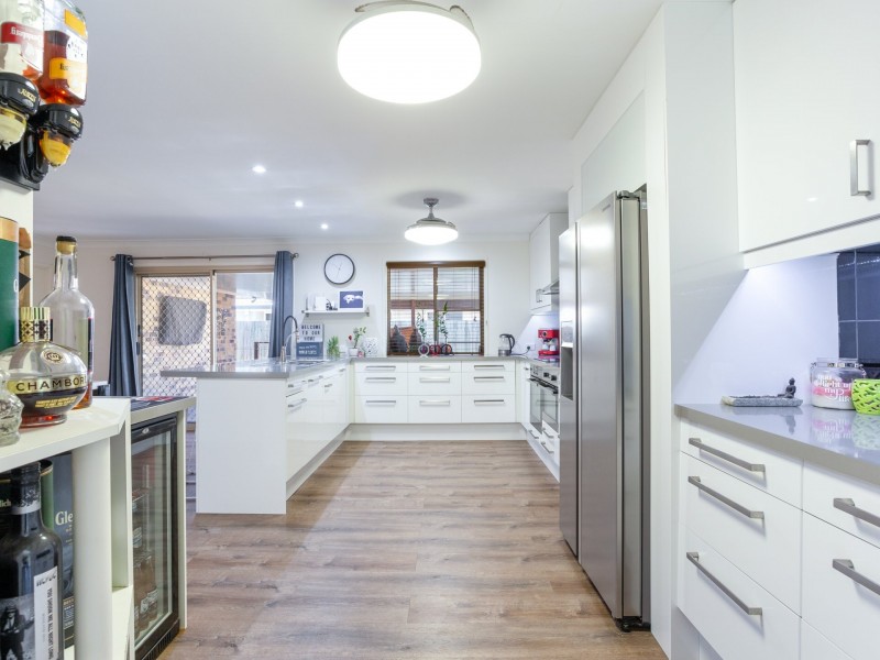 17 Laura Anne Drive, Windaroo QLD 4207