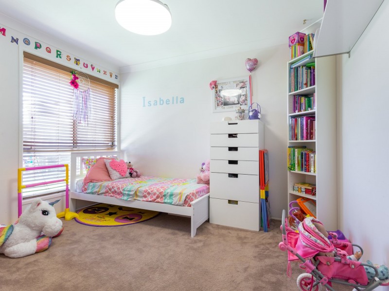 17 Laura Anne Drive, Windaroo QLD 4207