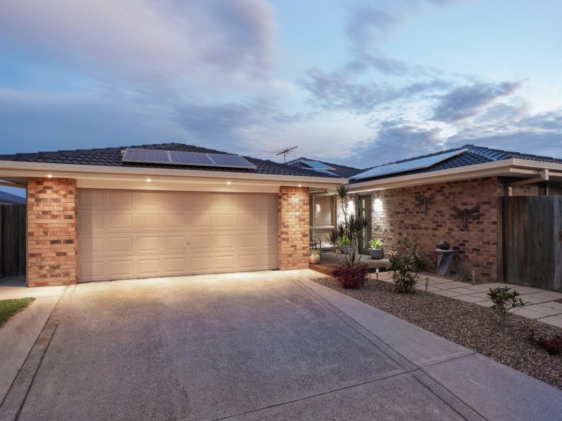 17 Laura Anne Drive, Windaroo QLD 4207
