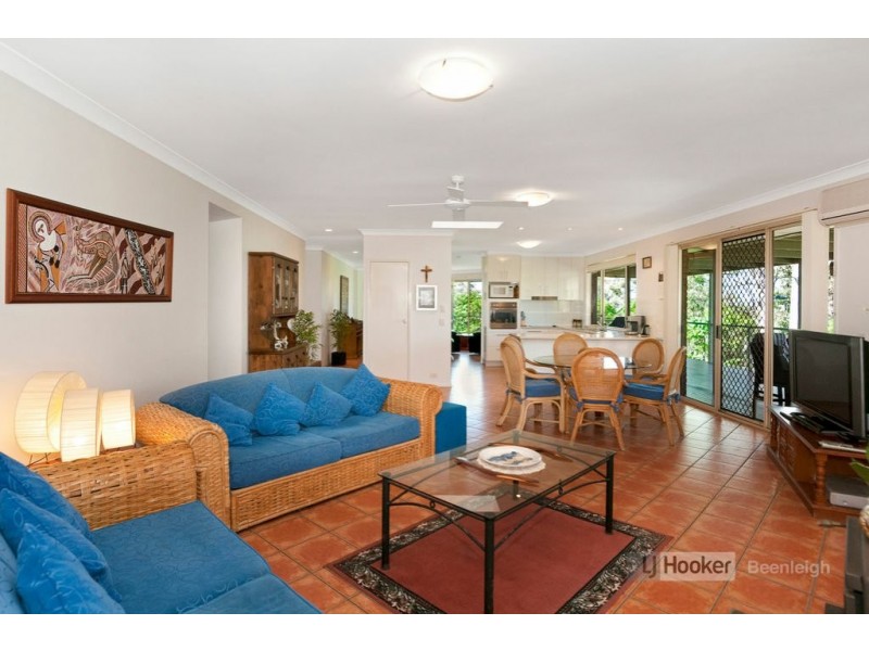 22-24 Hillview Crescent, Bahrs Scrub QLD 4207