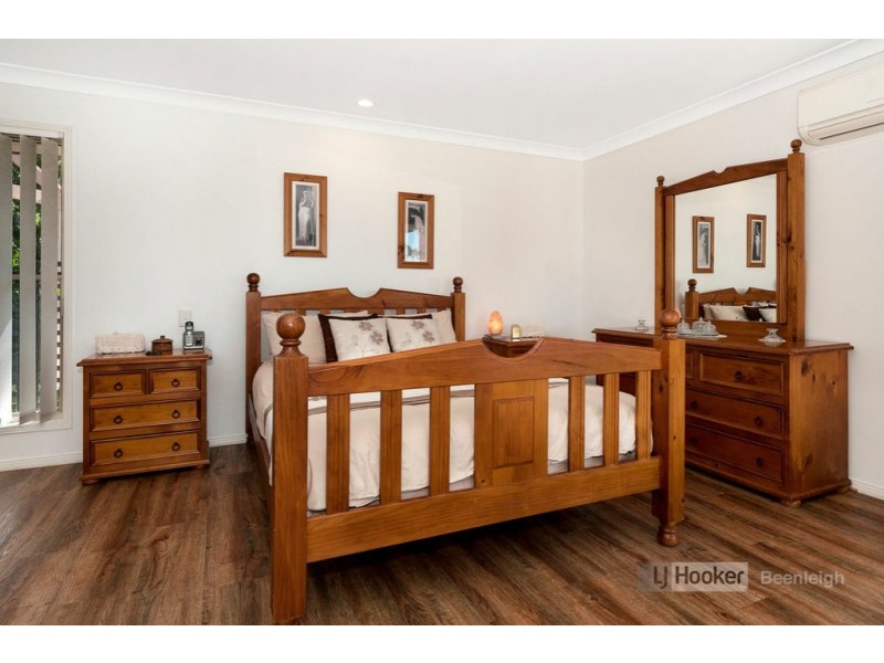 22-24 Hillview Crescent, Bahrs Scrub QLD 4207