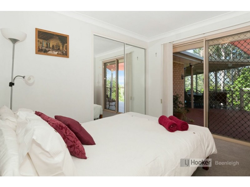 22-24 Hillview Crescent, Bahrs Scrub QLD 4207