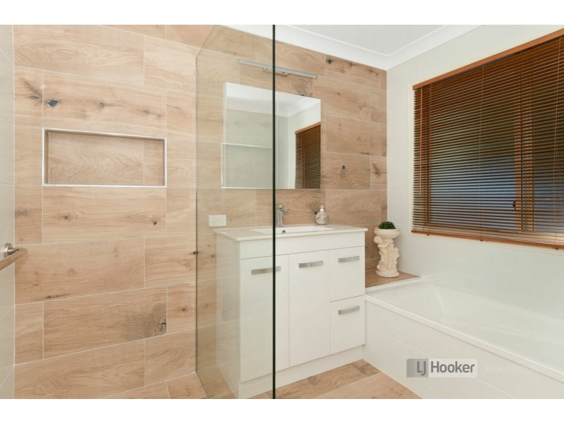 22-24 Hillview Crescent, Bahrs Scrub QLD 4207