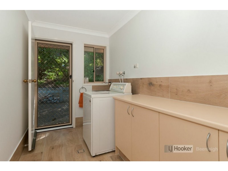 22-24 Hillview Crescent, Bahrs Scrub QLD 4207