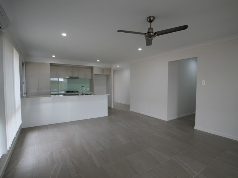 6 Peel Street, Holmview QLD 4207