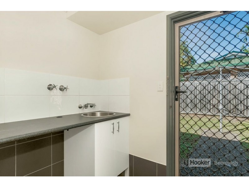 37 Thoms Crescent, Mount Warren Park QLD 4207