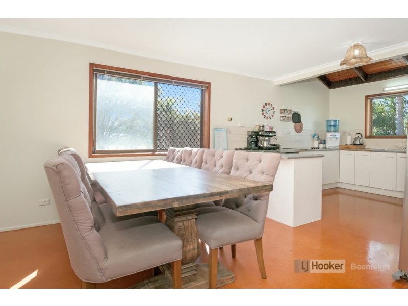 14 Rochester Drive, Mount Warren Park QLD 4207