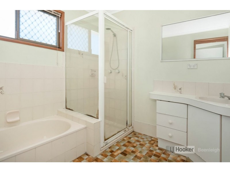 14 Rochester Drive, Mount Warren Park QLD 4207